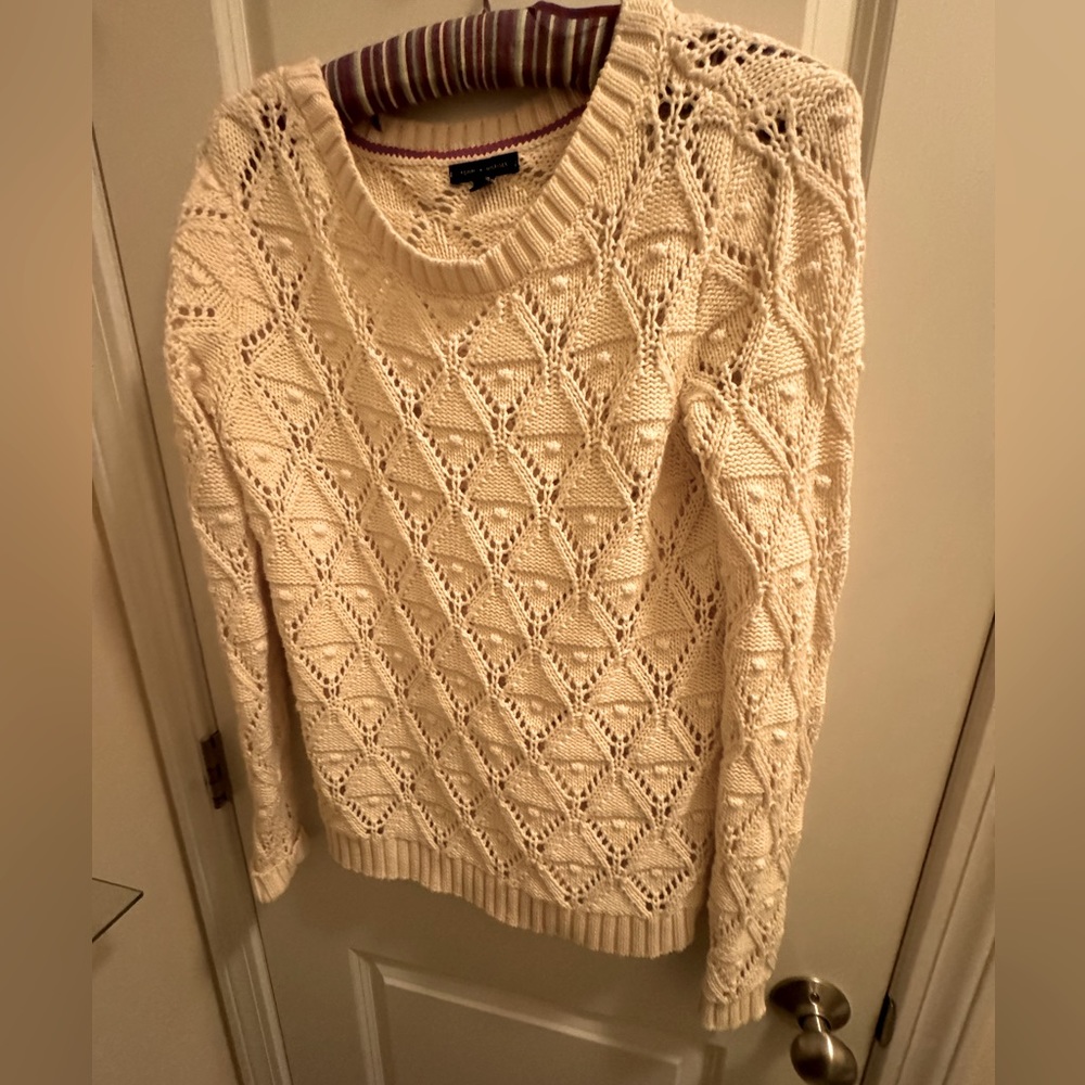 Tommy Hilfiger women’s cream crochet popcorn sweater size S in EUC